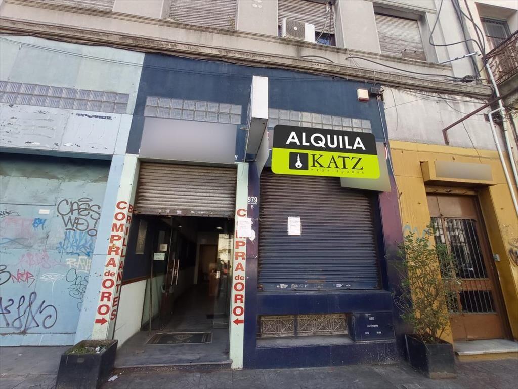 Av Uruguay y Julio Herrera, 4,5 mts de frente, 85 m2 !!!