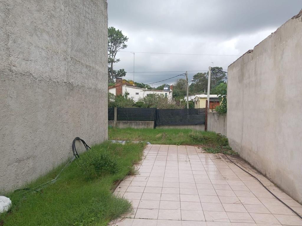 Venta casa en Cuchilla Alta con salón barbacoa