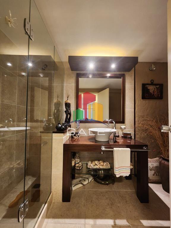 Vende apartamento de 2 dormitorios en Punta del