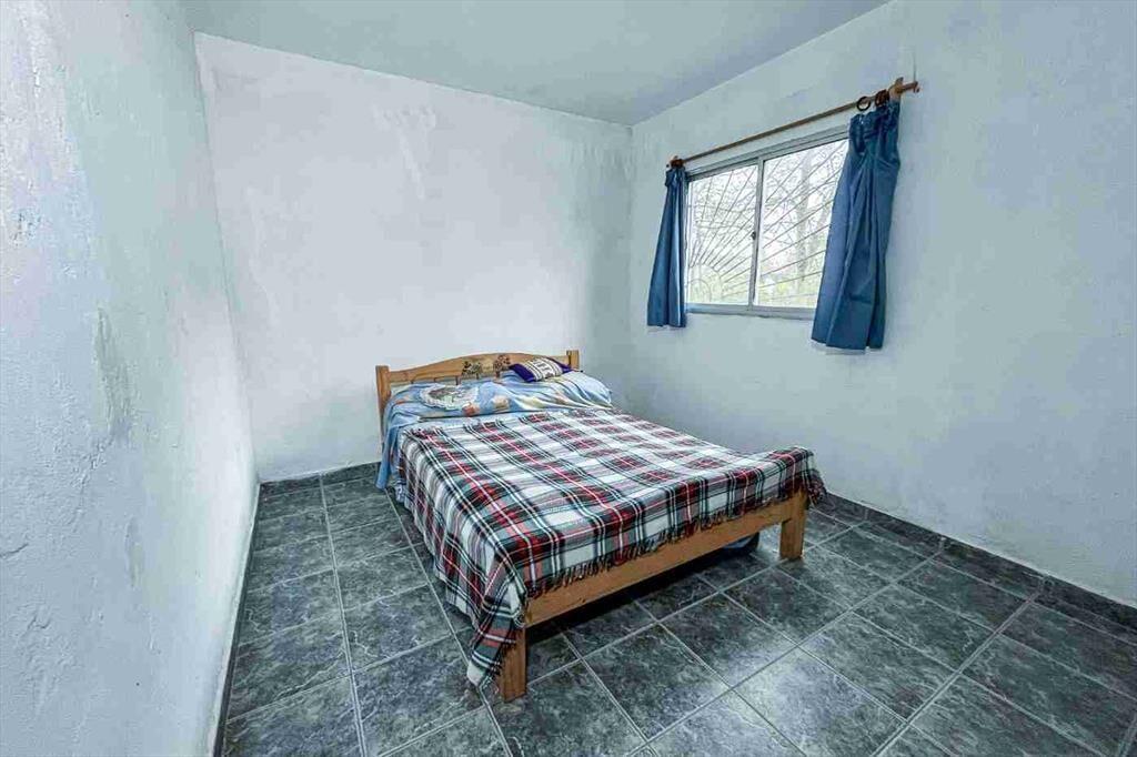 VENTA 2 CASAS + DEPOSITO MISMO PADRON, EN MARINDIA