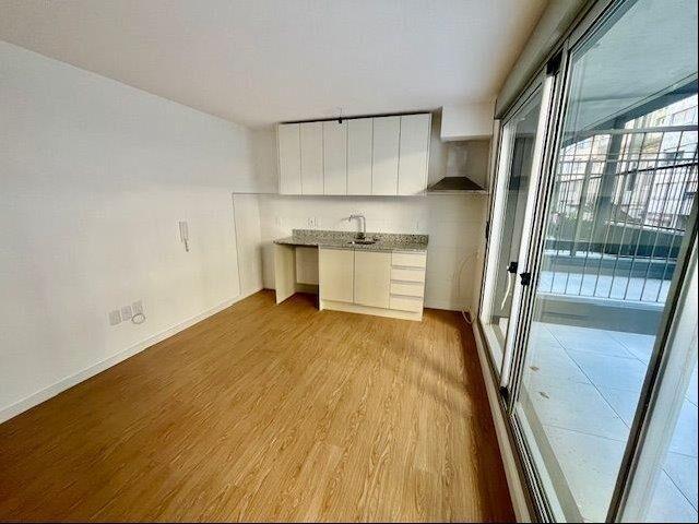 VENTA CON RENTA APARTAMENTO CORDÓN SUR 1 DORMITORIO CON AMP