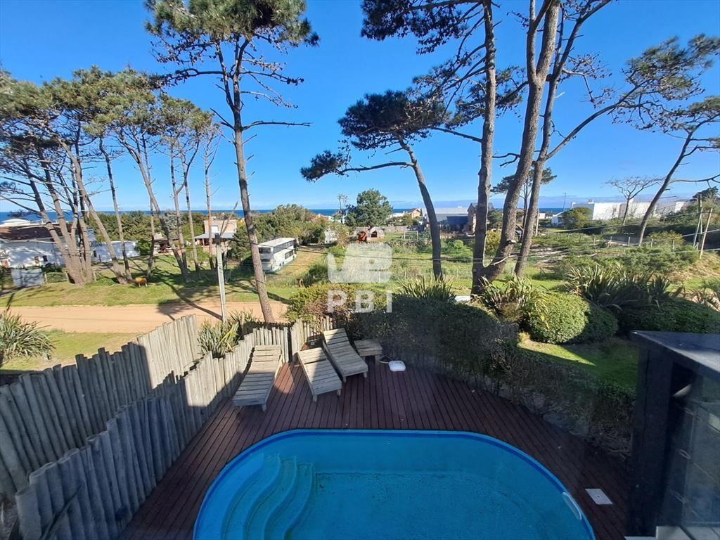 Venta de casa 6 dormitorios en la Barra  - Ref :