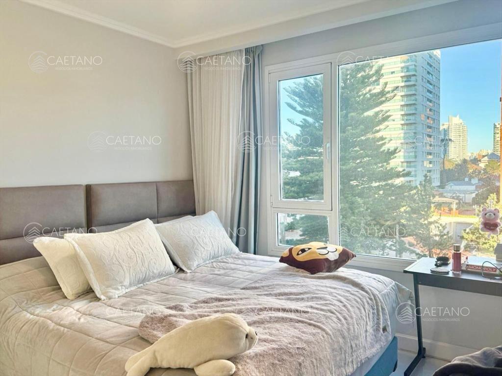 Alquiler Apartamento 4 Dormitorios Paramounts Tower