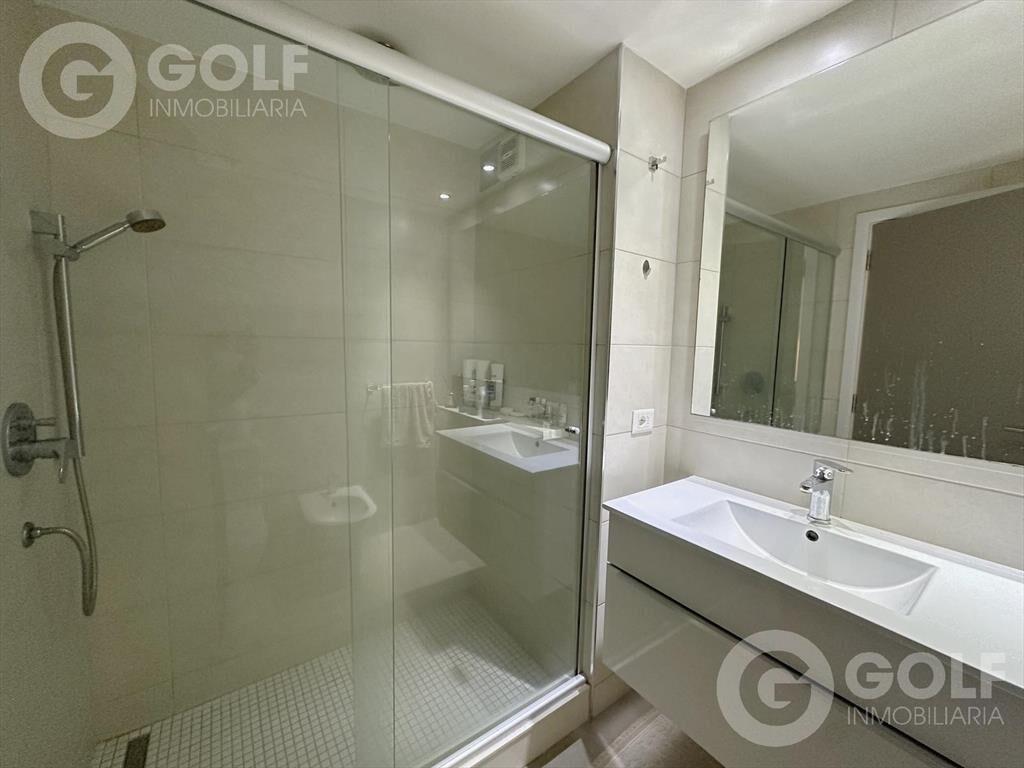 Venta apartamento de 1 dormitorio con cochera en Punta Carr