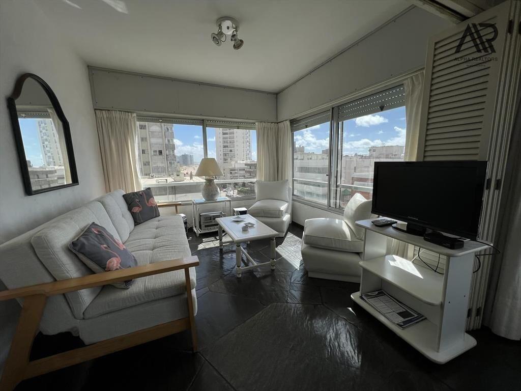 Apartamento en venta c/ cochera en Península