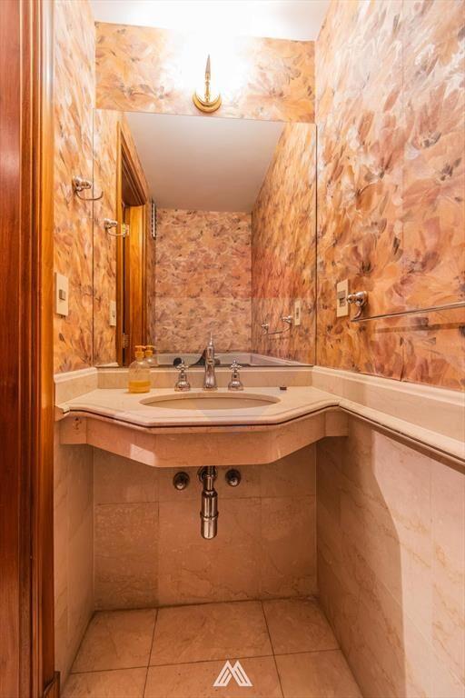 VENTA, primera linea, 3 suites.