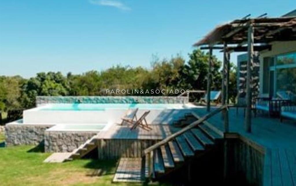 CHACRA EN VENTA DE 4 DORMITORIOS EN JOSE IGNACIO