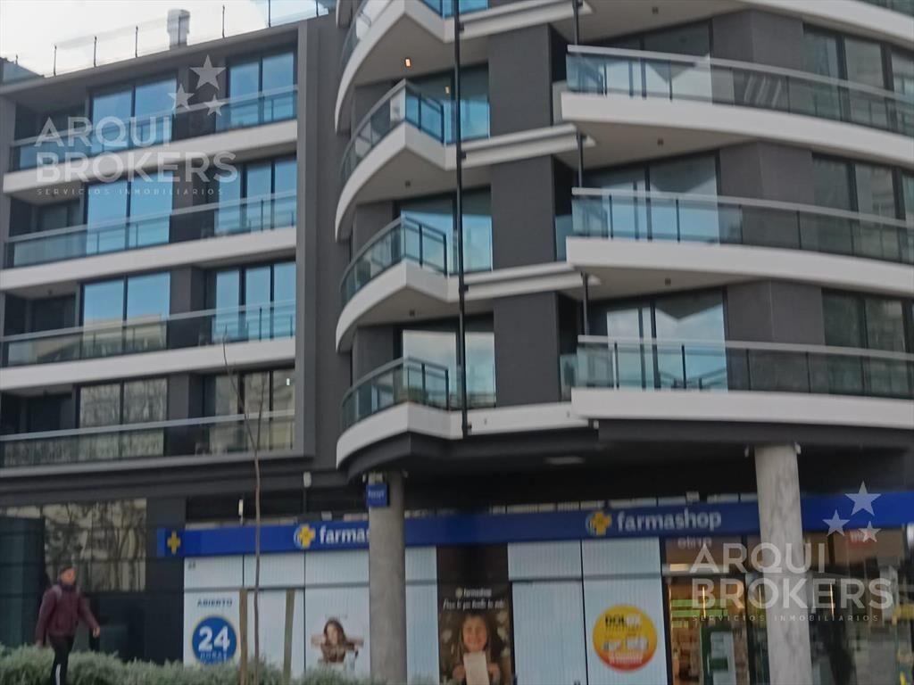 Apartamento de 3 dormitorios en venta en Buceo 2604