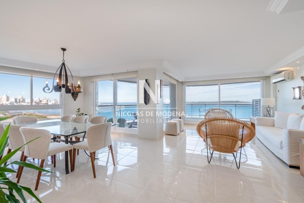 Apartamento en venta de 3 dormitorios en Punta