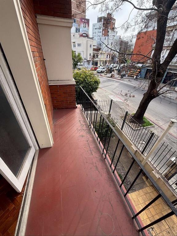 ALQUILER APARTAMENTO 1 DORMITORIO POCITOS AL FRENTE CON BAL