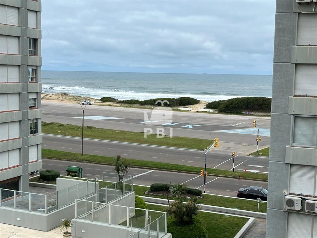 Apartamento en venta 1 dormitorio en playa Brava Punta del