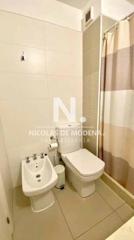 Departamento de 1 dormitorio en venta, sobre Av.