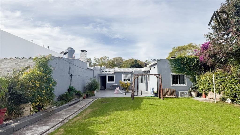 VENTA DOS CASAS CON RENTA 8% BRUTAUSD ISMO PADRON MALVÍN...