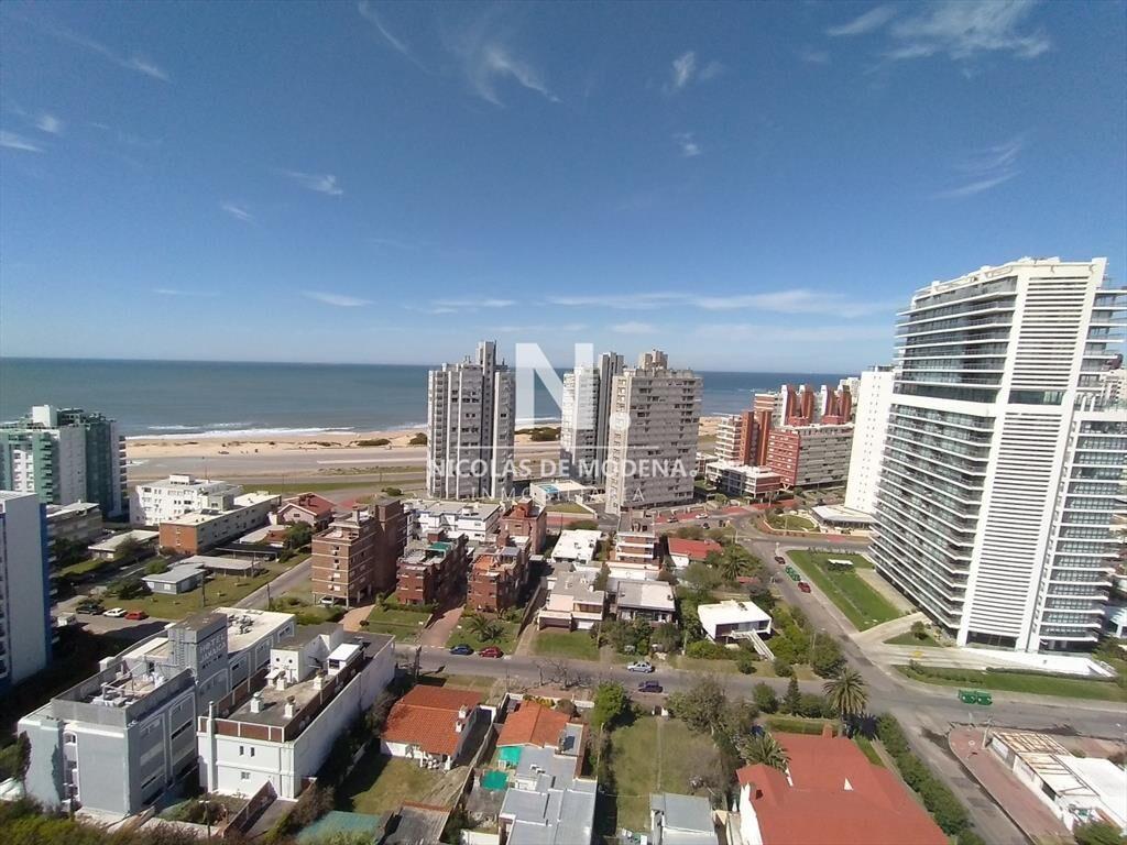 pent house con vista a playa brava y playa mansa