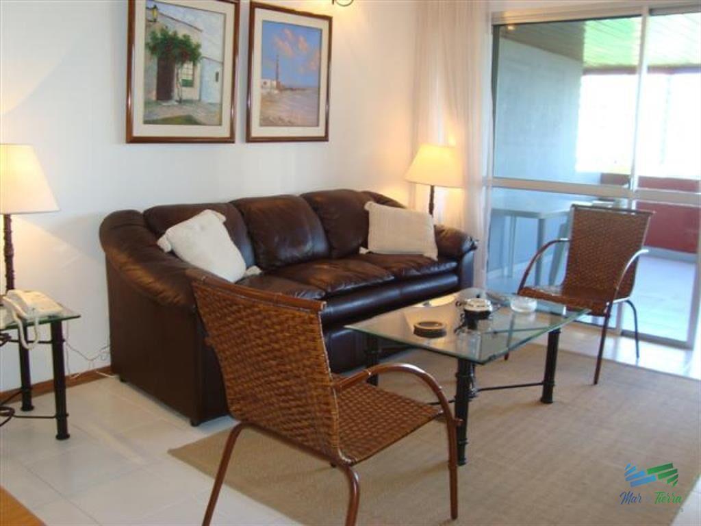 Vendo apartamento 2 dormitorios con vista al mar