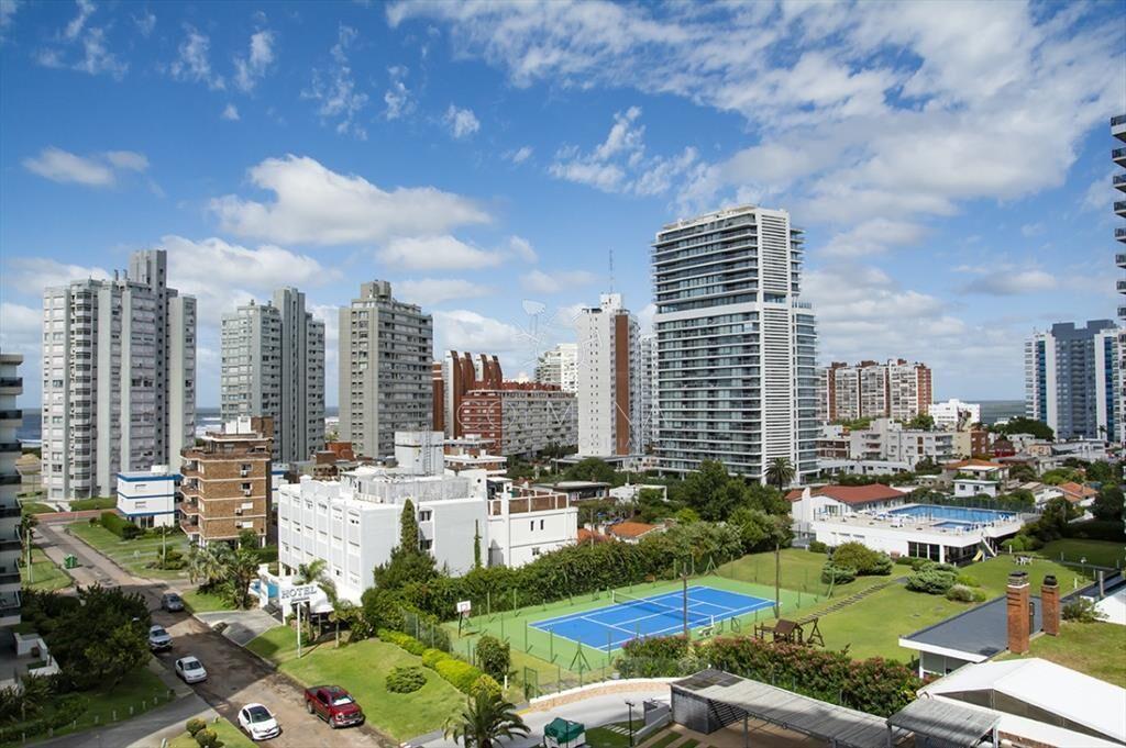 Apartamento en venta de 3 dormitorios en Forest Tower , Pun