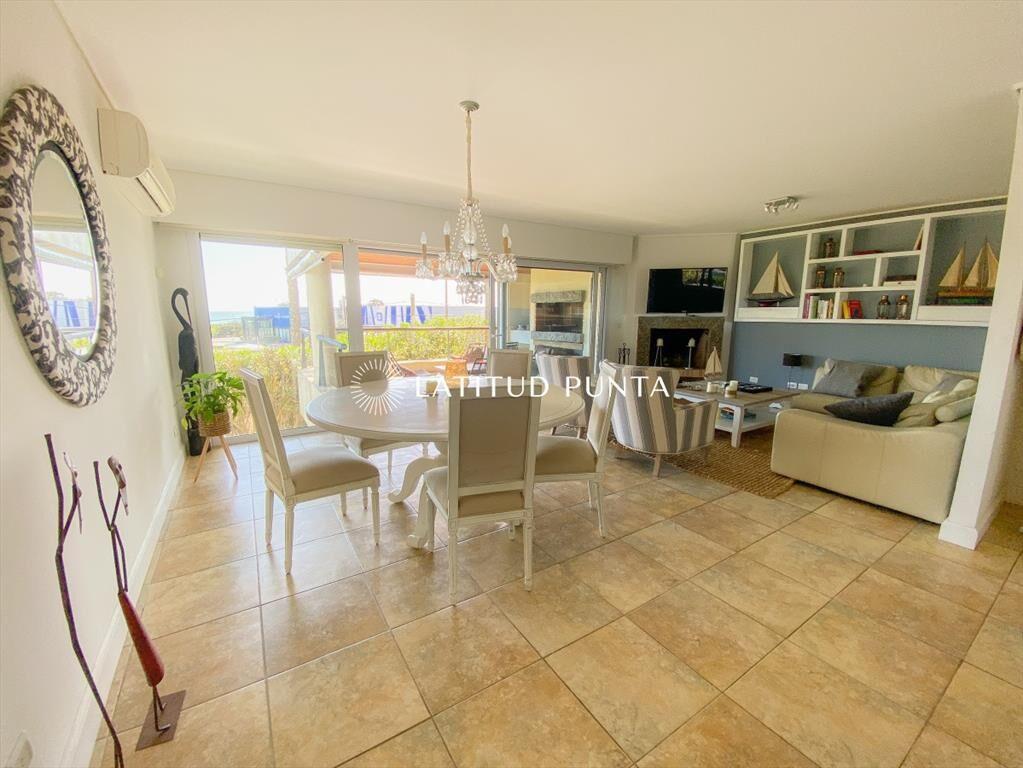 Apartamento en Mansa, 4 dormitorios, estufa a y