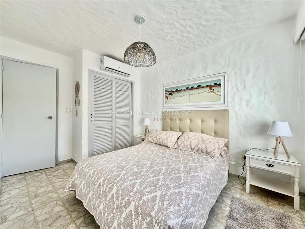 Apartamento reciclado de un dormitorio y medio en Penínsul