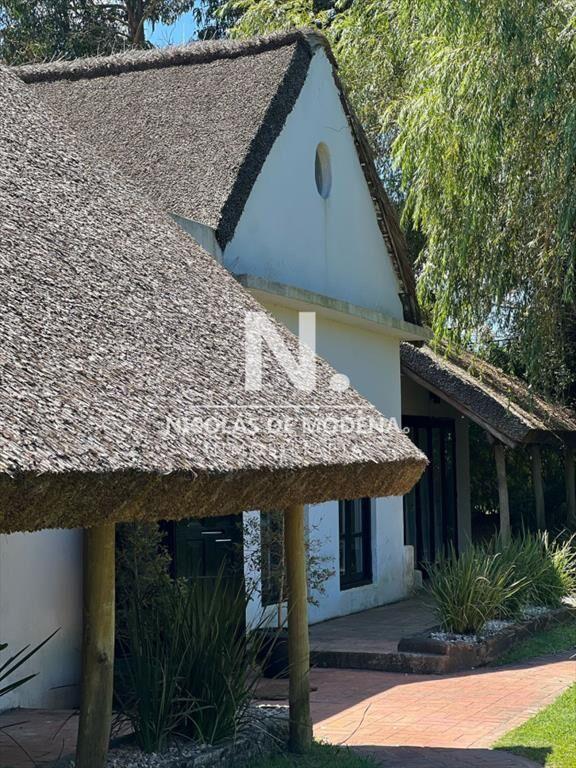 Amplia casa a la venta en Punta del Este de 6 en