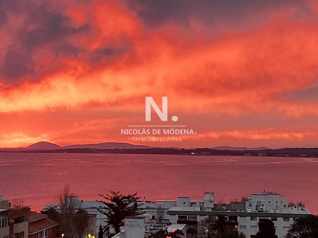 Venta de apartamento en Peninsula-Punta del Este.