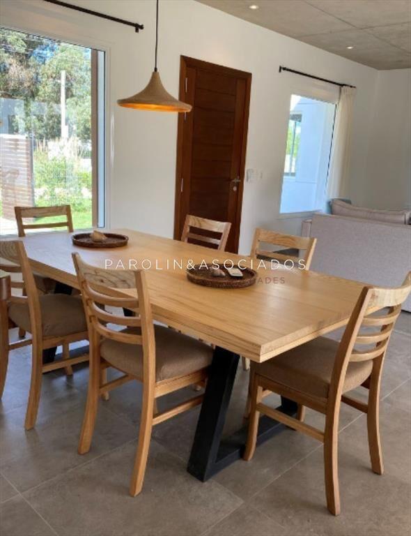 Casa en venta de 3 dormitorios en La Barra, Punta del Este.