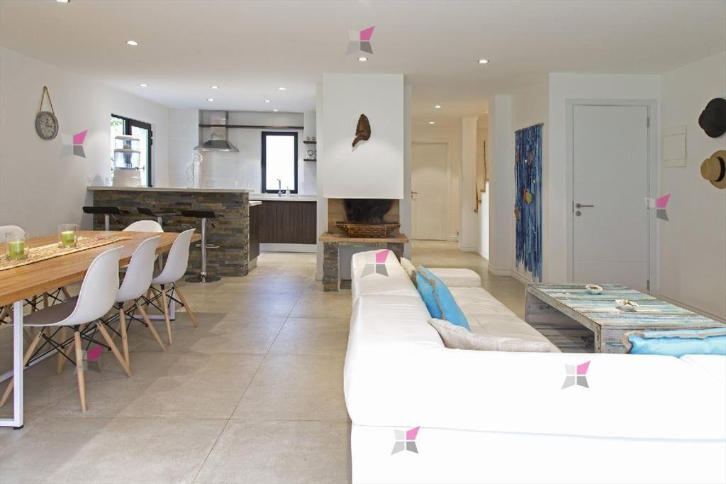 VENTA DE CASA DE CASA DE 4 DORMITORIOS EN SOLANAS VACATION