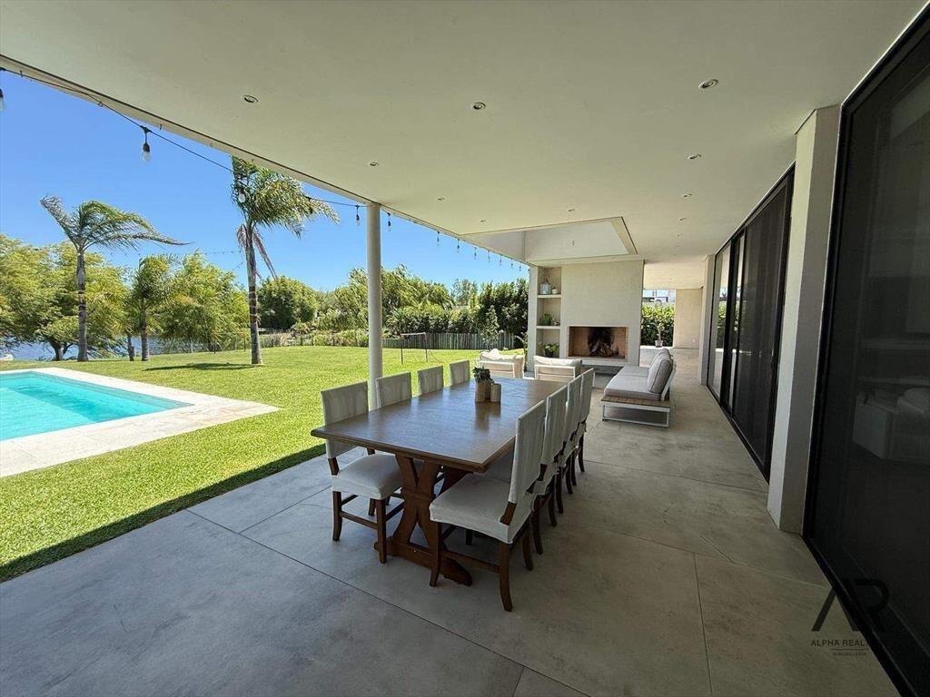 Casa en venta c/ cochera en Viñedos de la Tahona