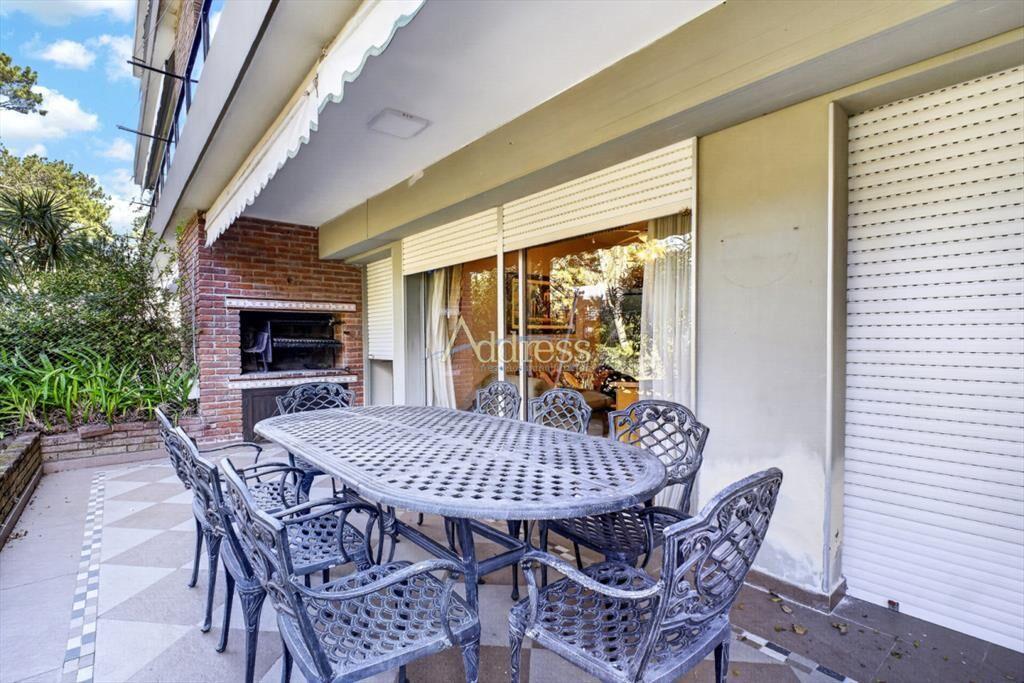 Venta Apartamento de 4 dormitorios en Punta del