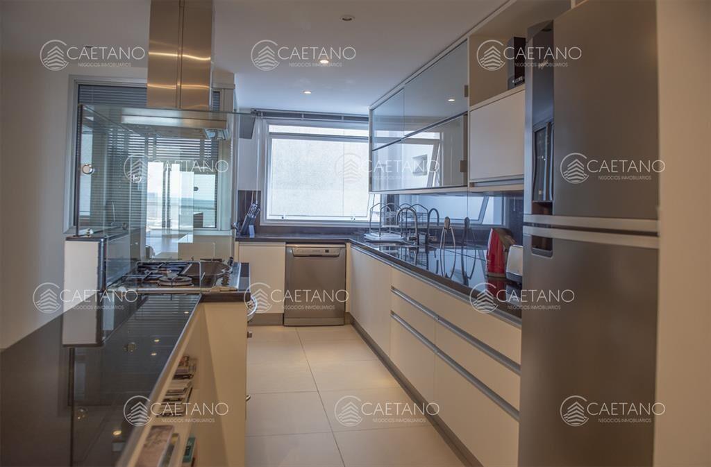 Apartamento con vista espectacular a metros del mar, en Bra