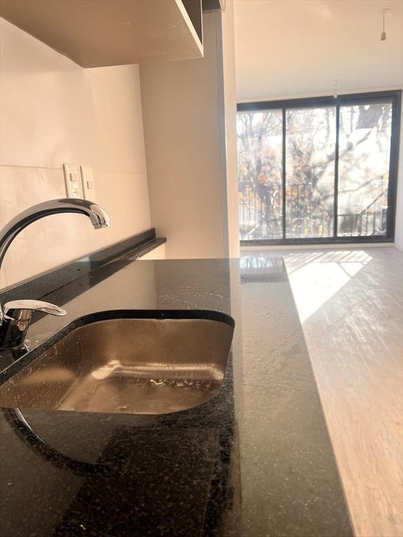 Apartamento de 1 dormitorio al frente a pasos del Shopping