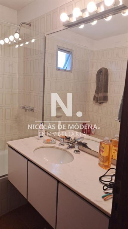 Vende apartamento de 2 dormitorios más servicio