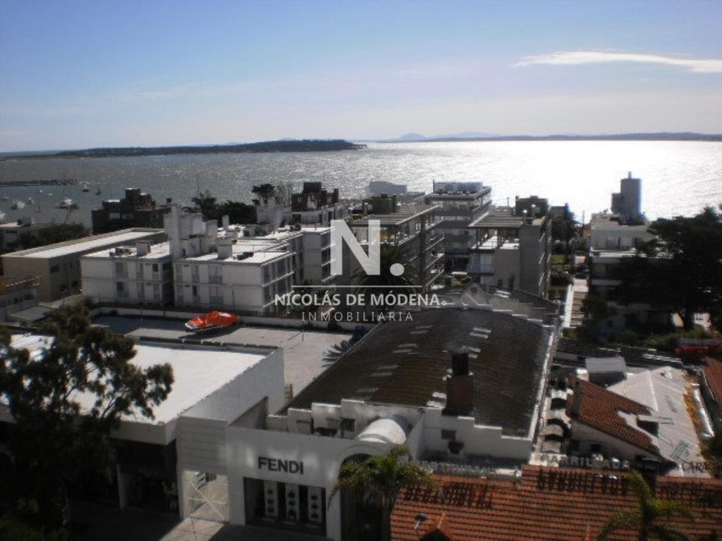Hermoso Departamento en venta de 3 dormitorios.