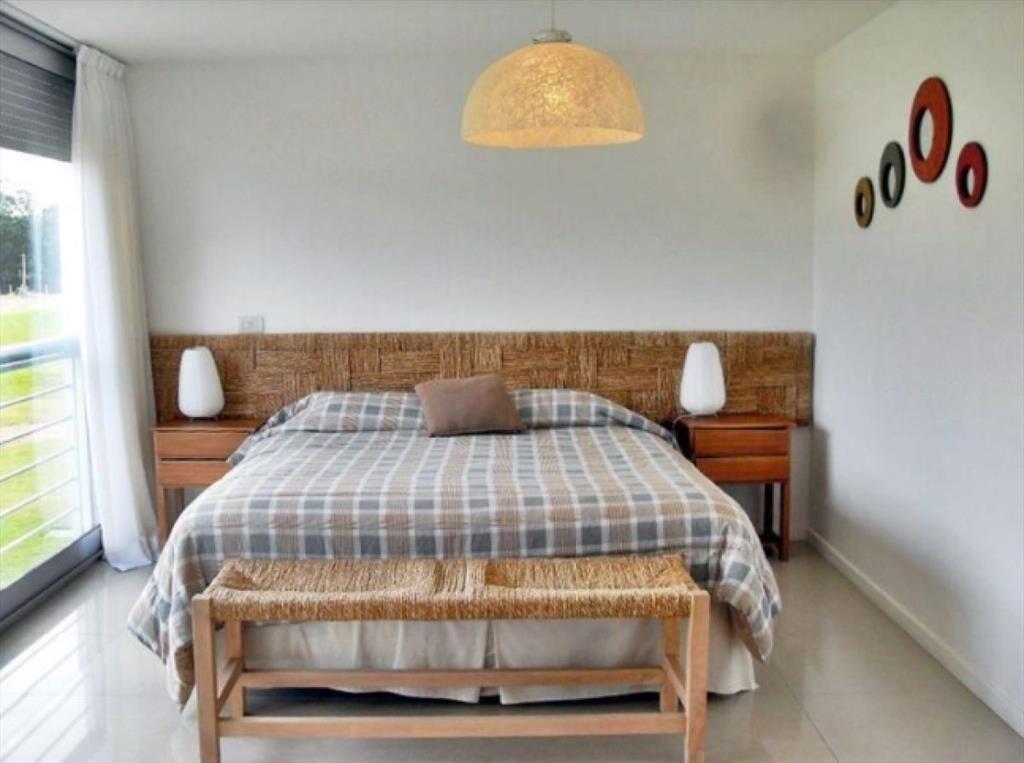 VENTA DE CASA DE 3 DORMITORIOS EN BARRIO CERRADO SILENTE