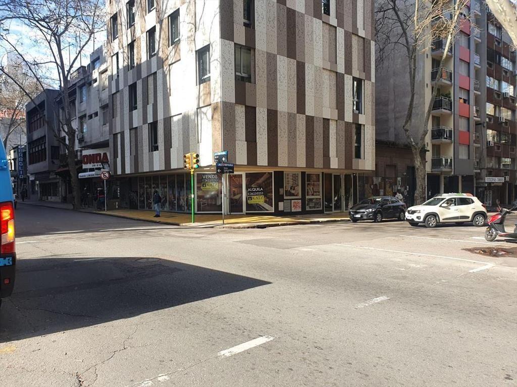 Gran Esquina , San Jose y Gutierrez Ruiz, apto gastronómico