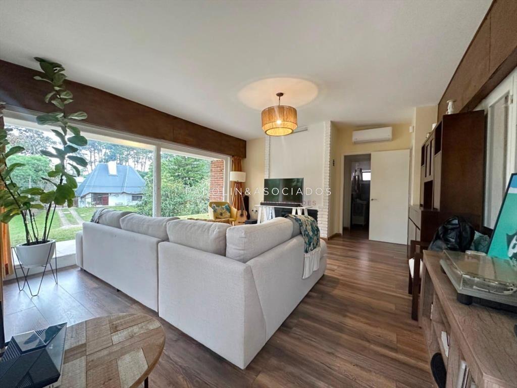 Casa en Venta de 2 Dormitorios ubicada en Pinares. Punta de