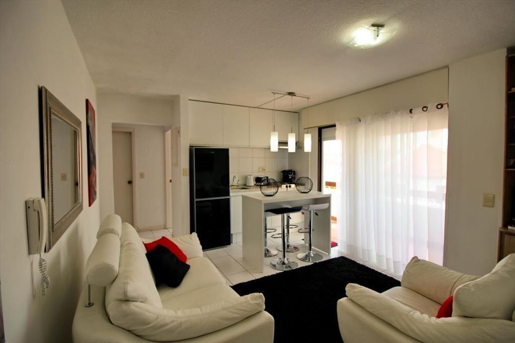 Vendo apartamento 2 dormitorios con gran terraza y parrille
