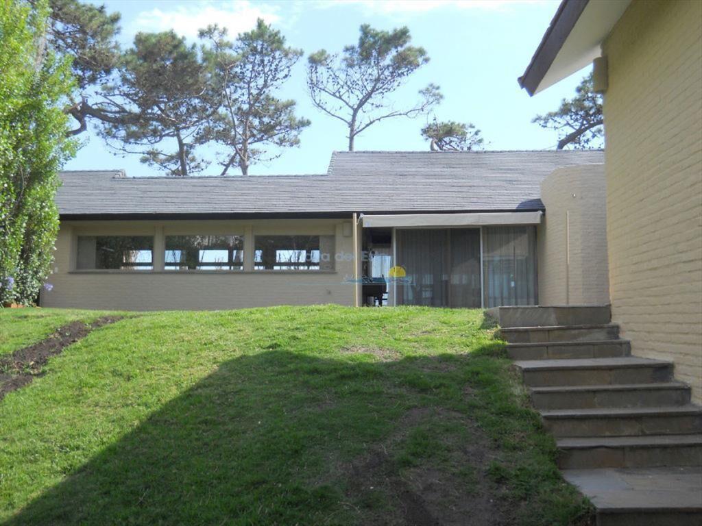 Casa en Playa Mansa de 4 Dormitorios con vista al
