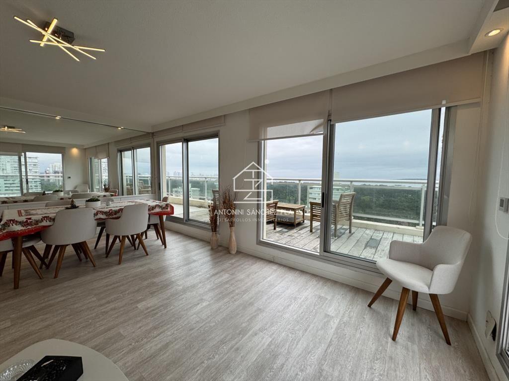 Venta apartamento 3 dormitorios Punta del Este