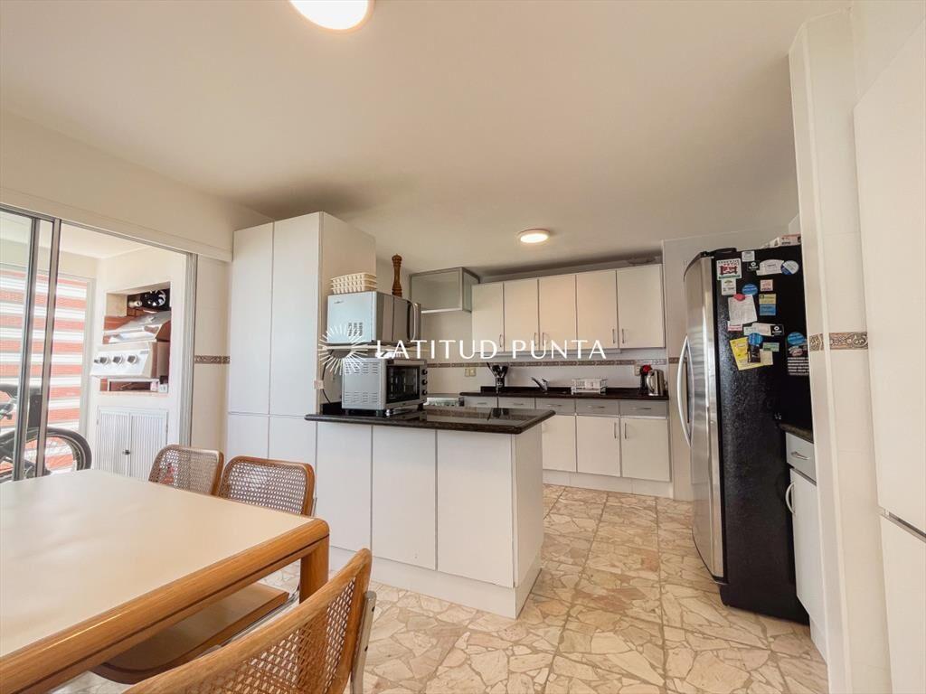Apartamento en Mansa, 3 dormitorios más