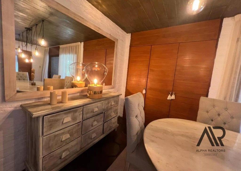 Casa en venta de 4 dormitorios c/ cochera en La Tahona