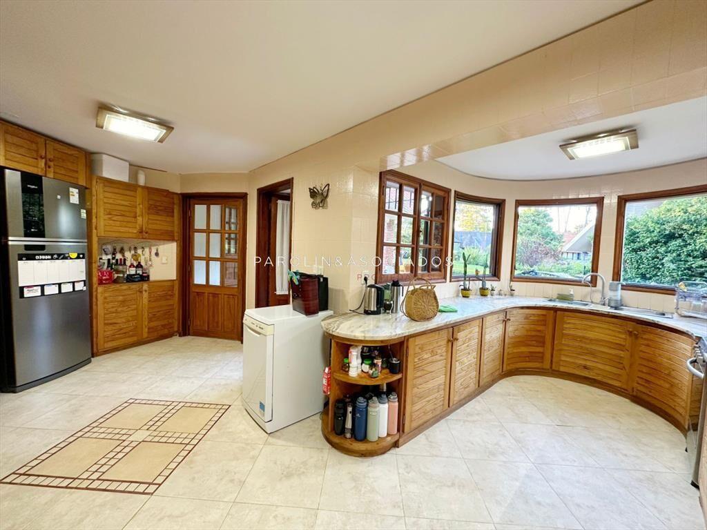 Excelente casa en venta de 5 dormitorios en Punta