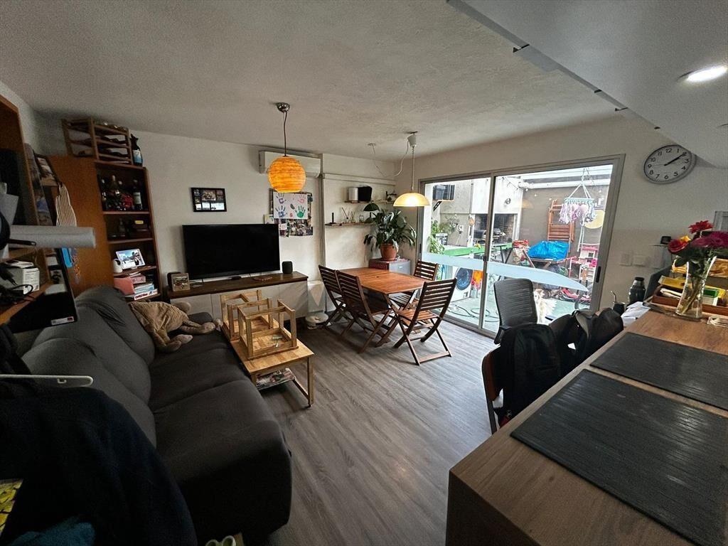 Venta de Apartamento de dos dormitorios con patio y garaje