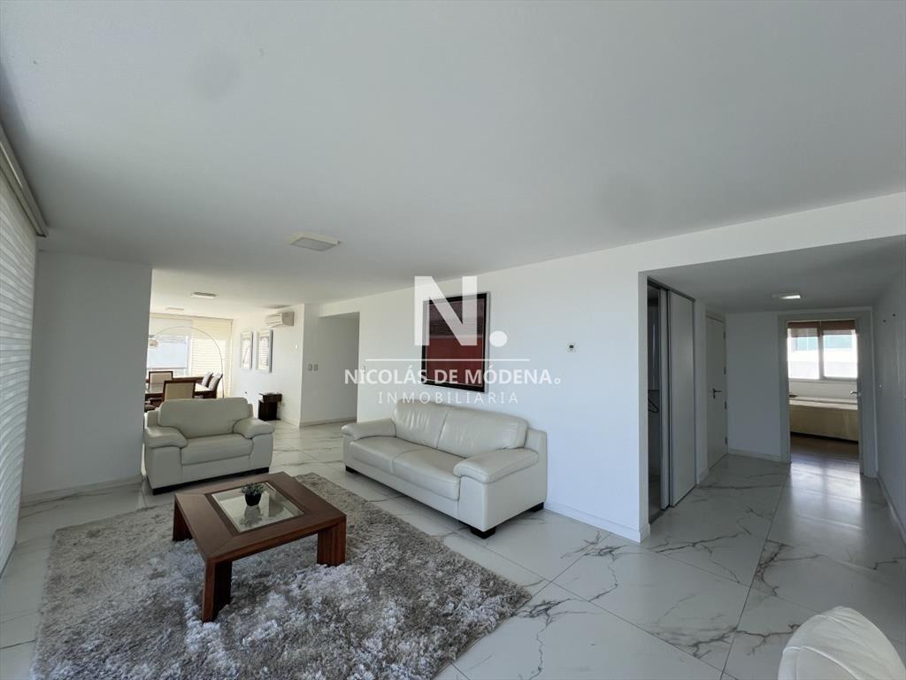 Hermoso Penthouse, venta 4 dormitorios.