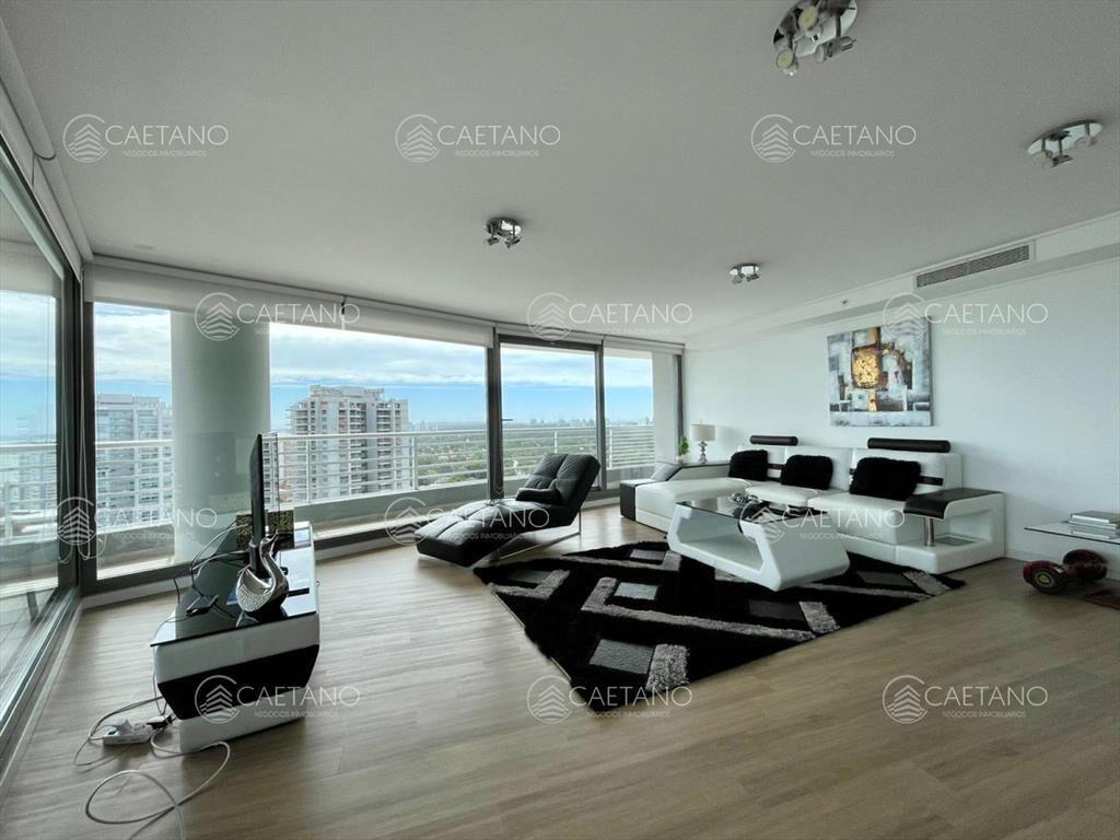 Excepcional apartamento de 4 dormitorios en piso
