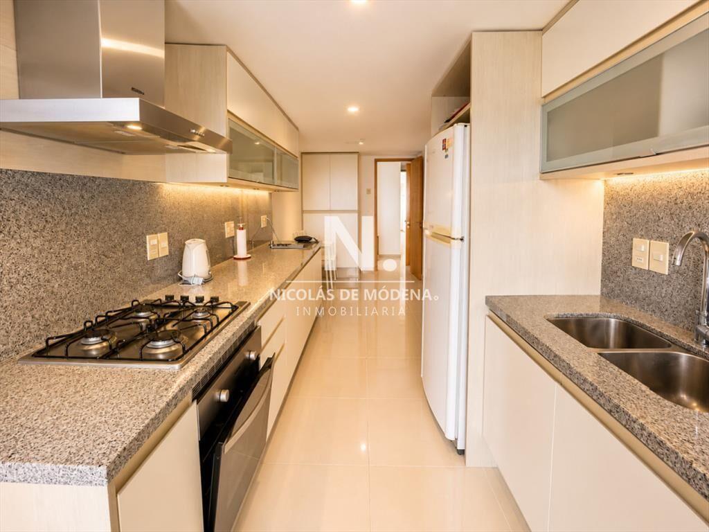 En venta apartamento de 3 dormitorios con vista