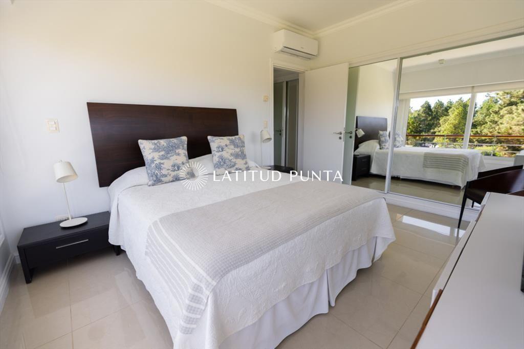 Apartamento en venta Playa Mansa 4 ambientes