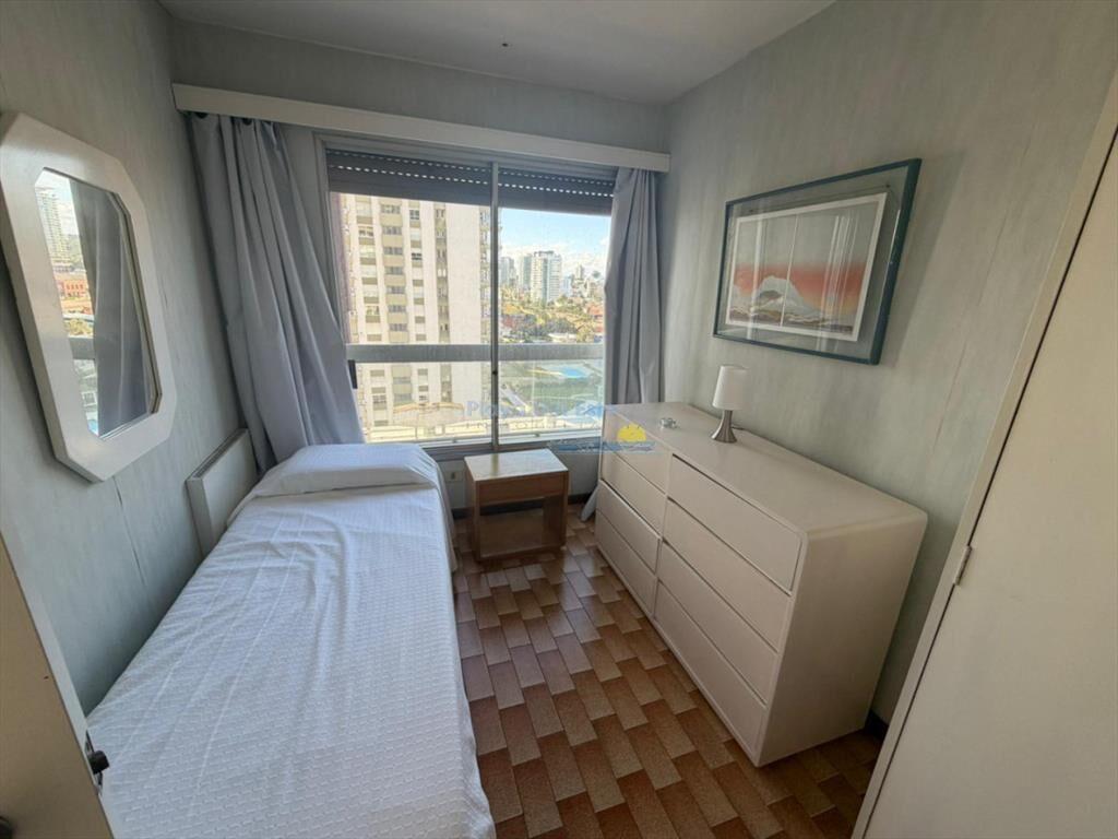 Apartamento de 3 dormitorios en alquiler anual e