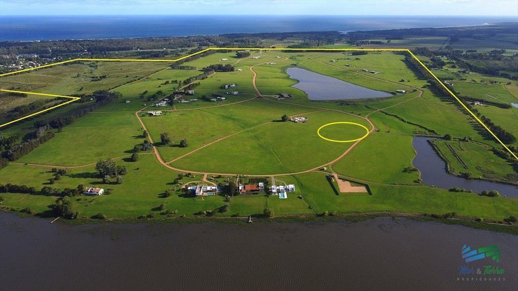 Venta de terreno en Laguna de los Cisnes