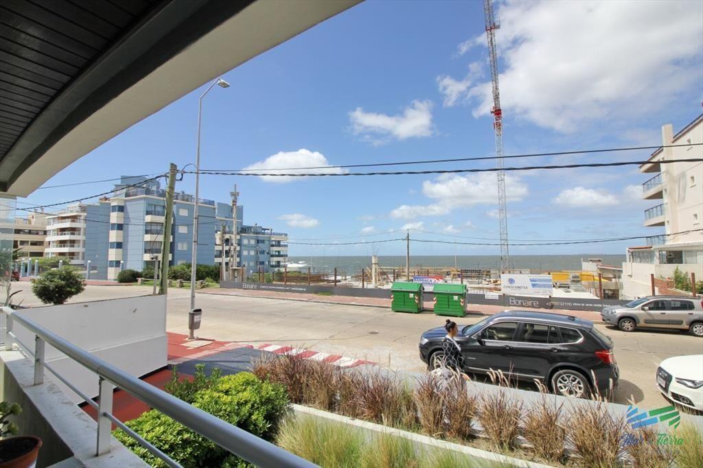Apartamento de 2 dormitorios en venta con vista