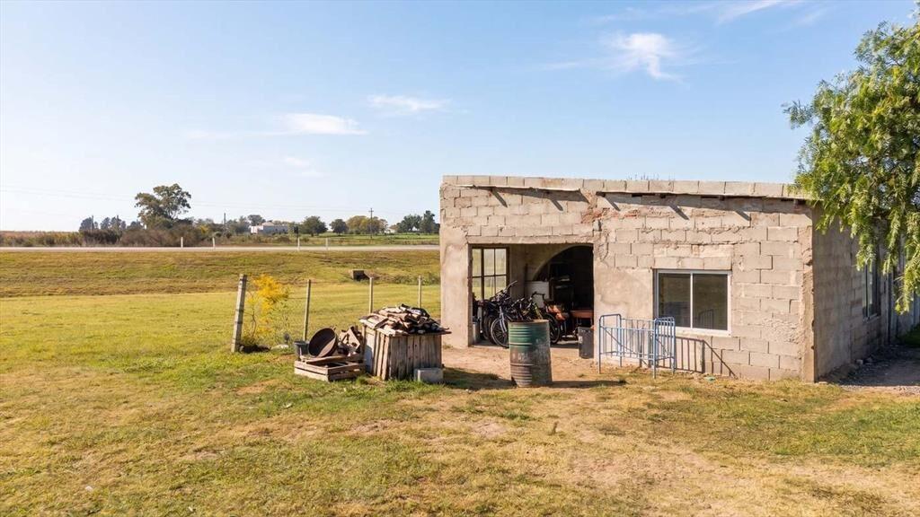 Terreno 622m² en Venta con mejoras Ruta 1 Valdense